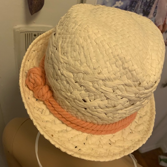 🚫SOLD🚫Paper hat with coral cording around rim - Picture 4 of 4